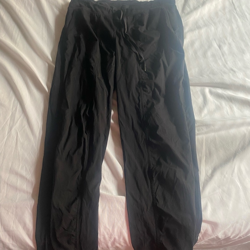 Lulu black joggers